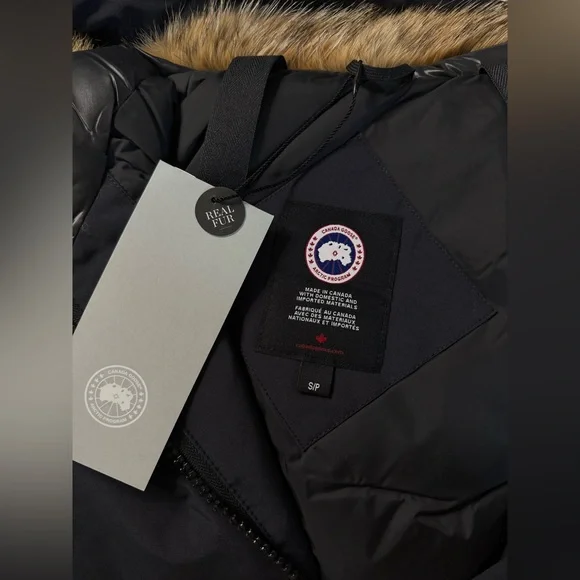 Canada Goose Rosemont Parka Size S  Brand New, Full Set winter jacket with fur - Picture 11 of 11